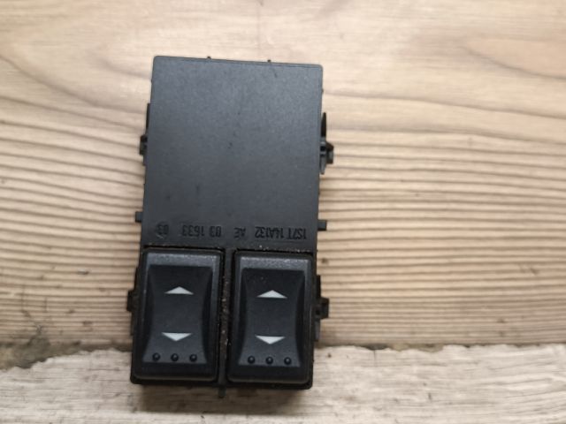 bontott FORD MONDEO III Ablakemelő Kapcsoló Négyes / Kettes