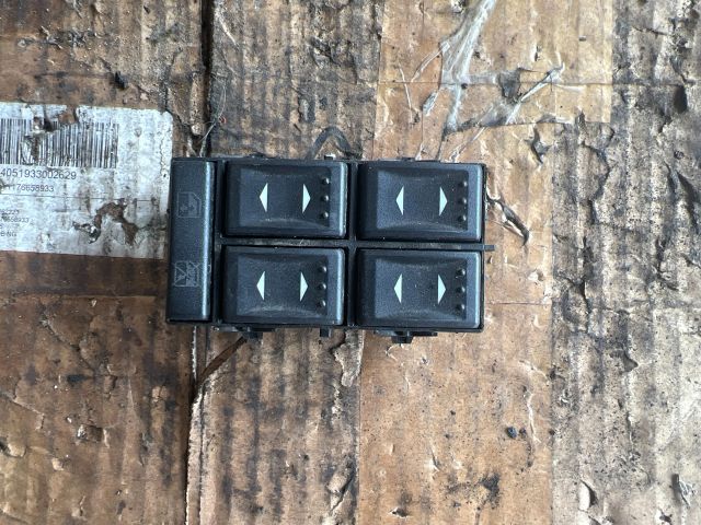 bontott FORD MONDEO III Ablakemelő Kapcsoló Négyes / Kettes