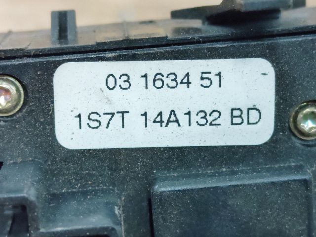 bontott FORD MONDEO III Ablakemelő Kapcsoló Négyes / Kettes