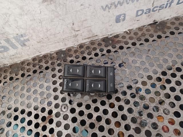 bontott FORD MONDEO III Ablakemelő Kapcsoló Négyes / Kettes