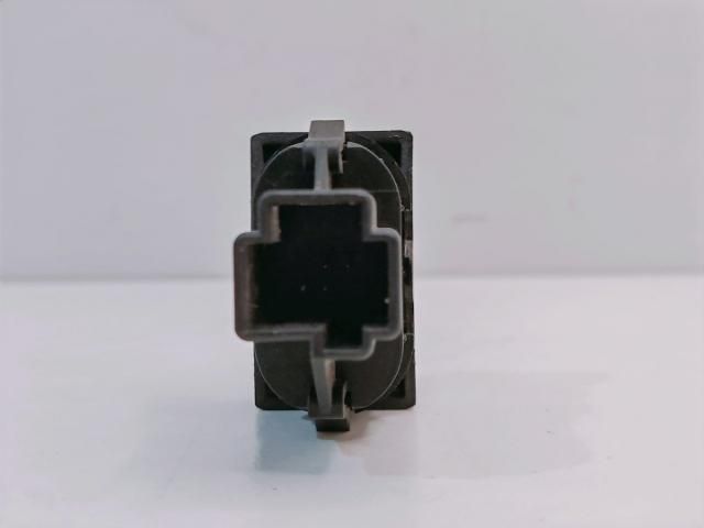 bontott FORD MONDEO III Ablakemelő Kapcsoló Négyes / Kettes