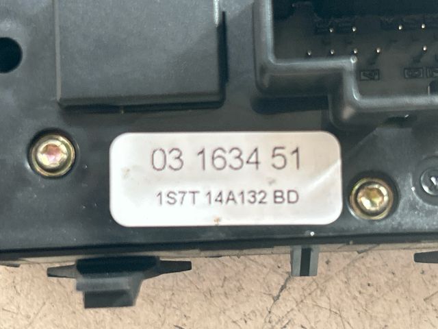 bontott FORD MONDEO III Ablakemelő Kapcsoló Négyes / Kettes