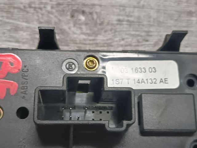 bontott FORD MONDEO III Ablakemelő Kapcsoló Négyes / Kettes