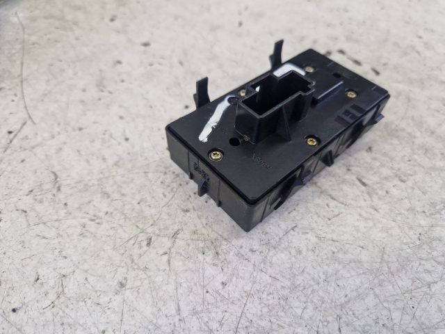 bontott FORD MONDEO III Ablakemelő Kapcsoló Négyes / Kettes