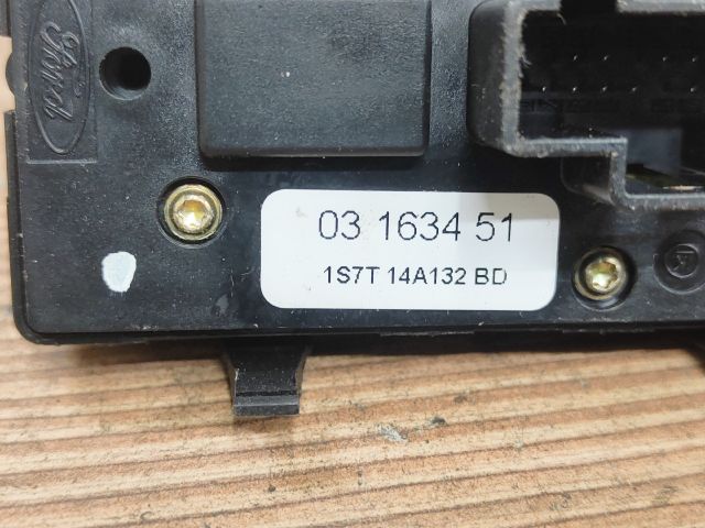 bontott FORD MONDEO III Ablakemelő Kapcsoló Négyes / Kettes