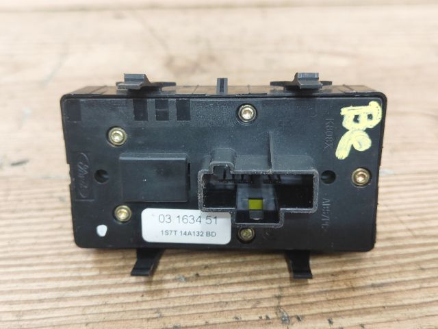 bontott FORD MONDEO III Ablakemelő Kapcsoló Négyes / Kettes