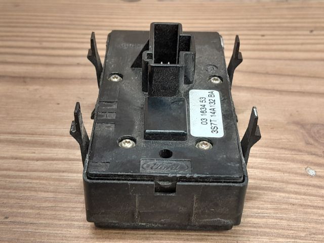 bontott FORD MONDEO III Ablakemelő Kapcsoló Négyes / Kettes