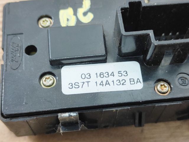 bontott FORD MONDEO III Ablakemelő Kapcsoló Négyes / Kettes