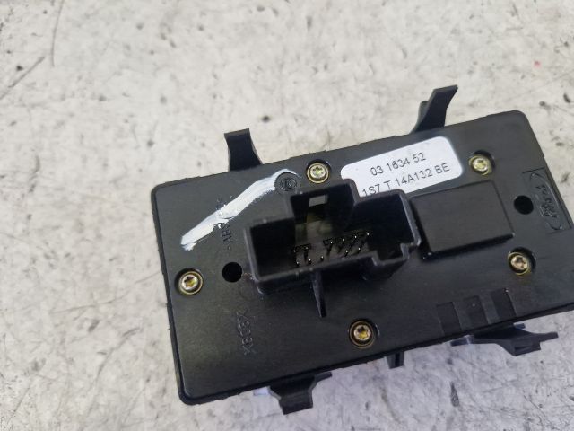 bontott FORD MONDEO III Ablakemelő Kapcsoló Négyes / Kettes