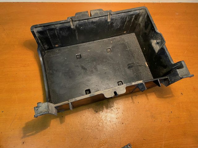 bontott FORD MONDEO III Akkumulátor Tartó