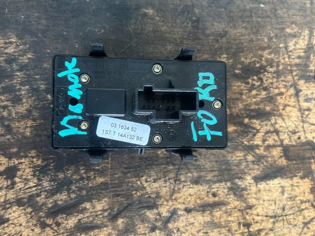 bontott FORD MONDEO III Bal első Ablakemelő Kapcsoló