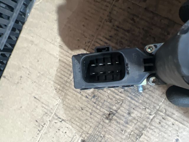 bontott FORD MONDEO III Bal első Ablakemelő Motor