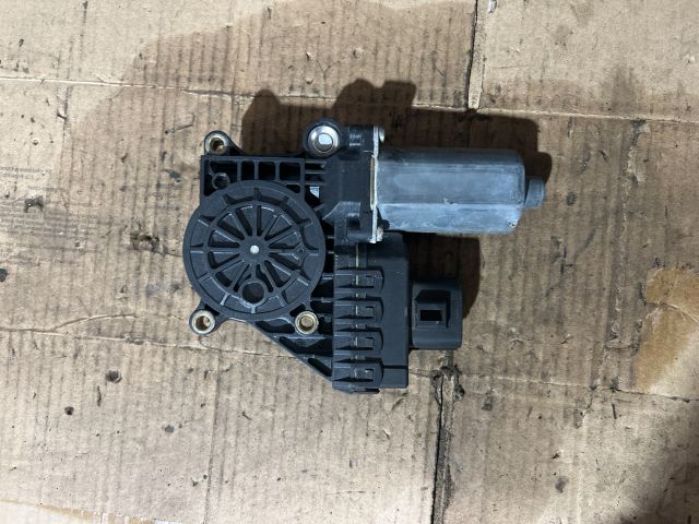 bontott FORD MONDEO III Bal első Ablakemelő Motor