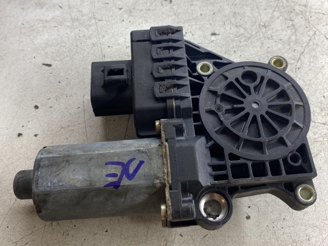 bontott FORD MONDEO III Bal első Ablakemelő Motor