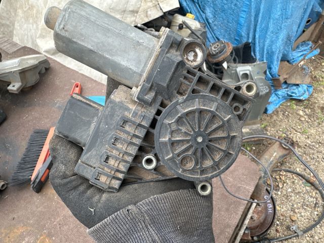 bontott FORD MONDEO III Bal első Ablakemelő Szerkezet (Elektromos)