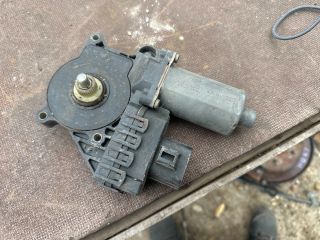 bontott FORD MONDEO III Bal első Ablakemelő Szerkezet (Elektromos)