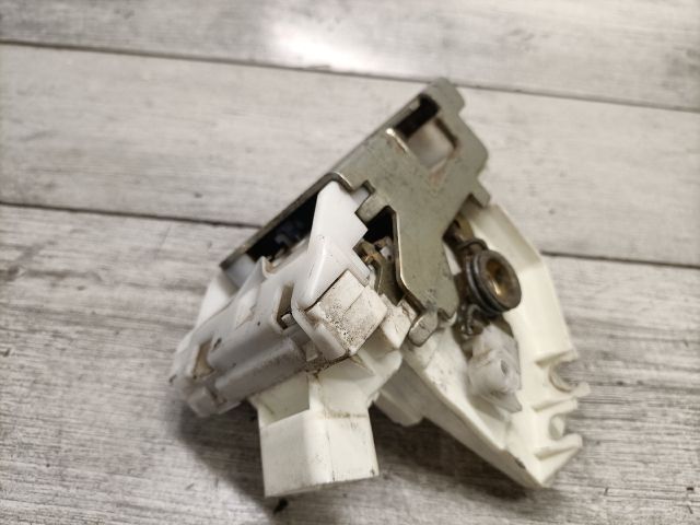 bontott FORD MONDEO III Bal első Ajtózár