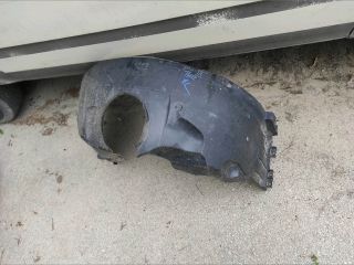 bontott FORD MONDEO III Bal első Dobbetét (Kerékjárati, Műanyag)