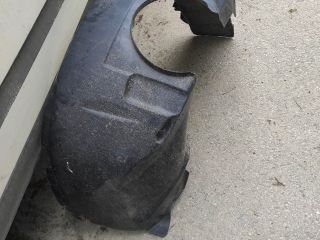 bontott FORD MONDEO III Bal első Dobbetét (Kerékjárati, Műanyag)