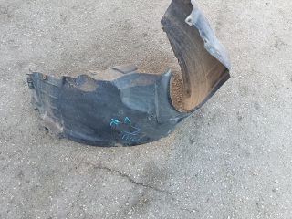 bontott FORD MONDEO III Bal első Dobbetét (Kerékjárati, Műanyag)