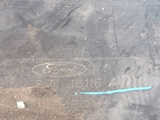 bontott FORD MONDEO III Bal első Dobbetét (Kerékjárati, Műanyag)