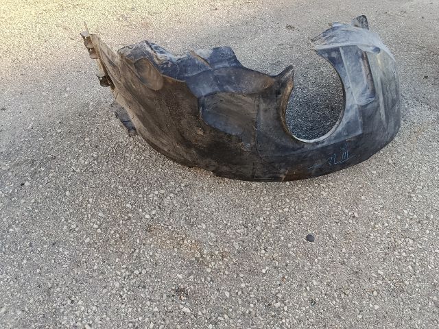 bontott FORD MONDEO III Bal első Dobbetét (Kerékjárati, Műanyag)