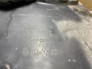 bontott FORD MONDEO III Bal első Első Dobbetét (Kerékjárati, Műanyag)