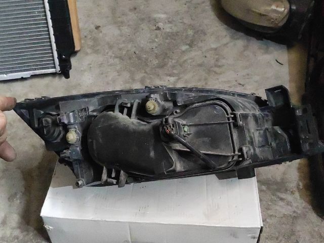 bontott FORD MONDEO III Bal első Lámpabúra