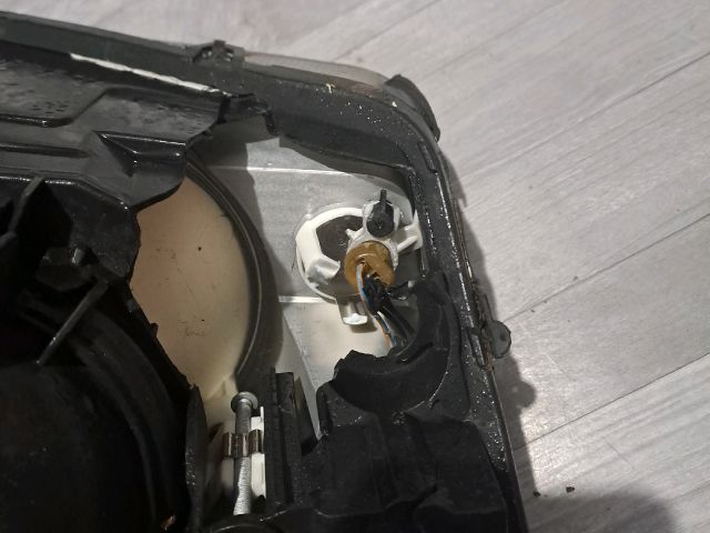 bontott FORD MONDEO III Bal első Lámpabúra