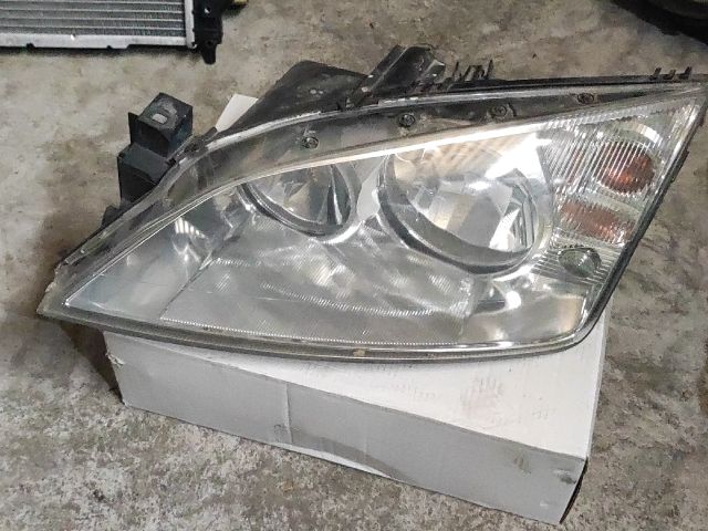 bontott FORD MONDEO III Bal első Lámpabúra