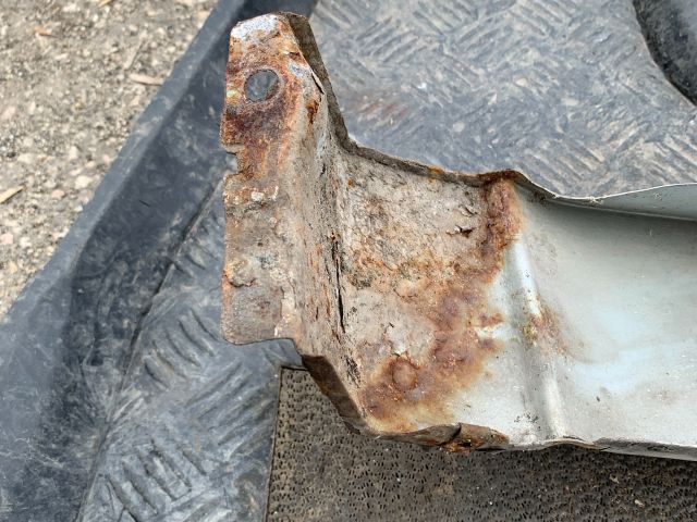 bontott FORD MONDEO III Bal első Sárvédő