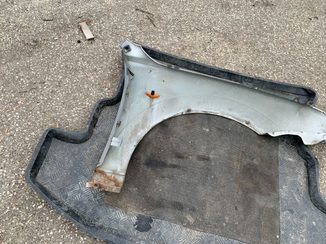 bontott FORD MONDEO III Bal első Sárvédő