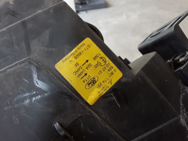 bontott FORD MONDEO III Bal Fényszóró