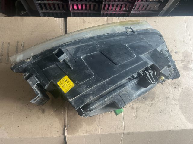 bontott FORD MONDEO III Bal Fényszóró