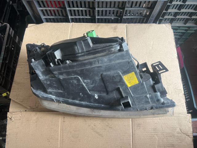 bontott FORD MONDEO III Bal Fényszóró