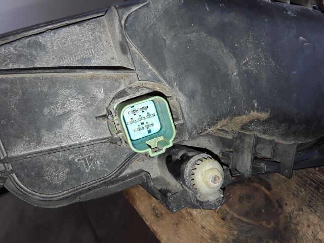 bontott FORD MONDEO III Bal Fényszóró