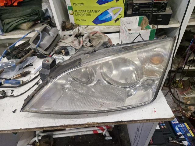 bontott FORD MONDEO III Bal Fényszóró