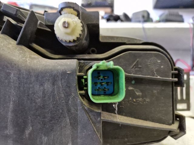 bontott FORD MONDEO III Bal Fényszóró