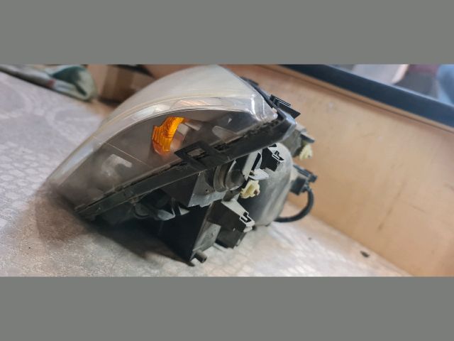 bontott FORD MONDEO III Bal Fényszóró