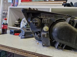 bontott FORD MONDEO III Bal Fényszóró