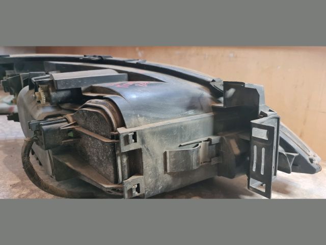 bontott FORD MONDEO III Bal Fényszóró