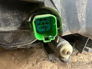 bontott FORD MONDEO III Bal Fényszóró