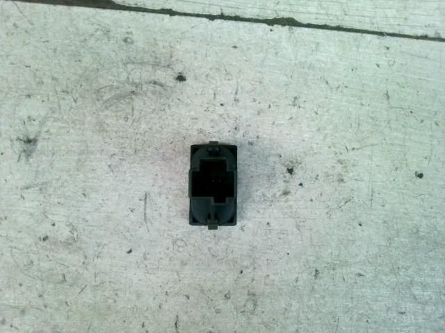 bontott FORD MONDEO III Bal hátsó Ablakemelő Kapcsoló