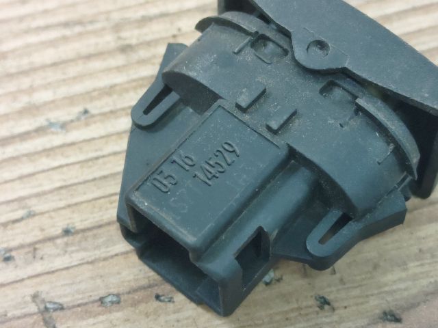 bontott FORD MONDEO III Bal hátsó Ablakemelő Kapcsoló