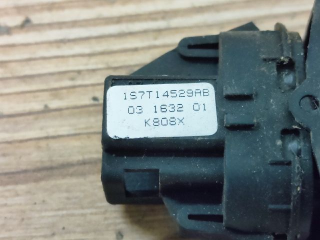 bontott FORD MONDEO III Bal hátsó Ablakemelő Kapcsoló