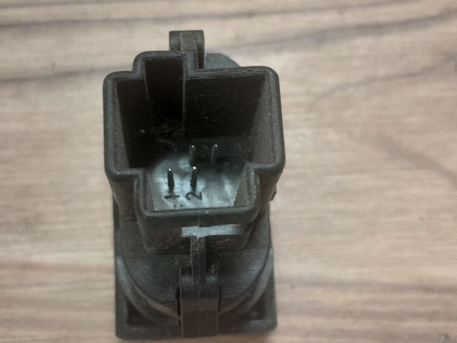 bontott FORD MONDEO III Bal hátsó Ablakemelő Kapcsoló