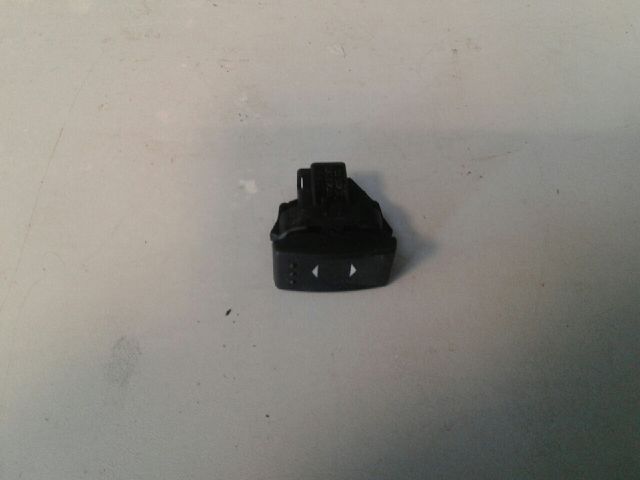 bontott FORD MONDEO III Bal hátsó Ablakemelő Kapcsoló