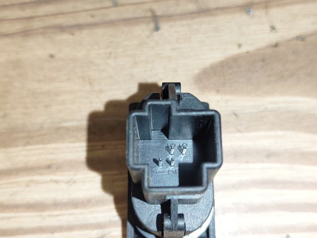 bontott FORD MONDEO III Bal hátsó Ablakemelő Kapcsoló