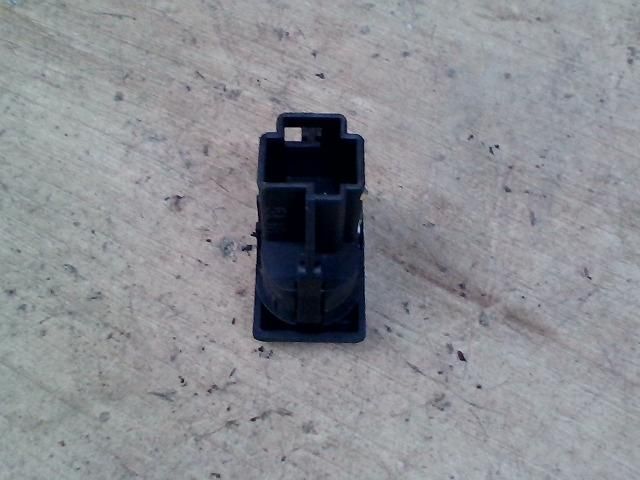 bontott FORD MONDEO III Bal hátsó Ablakemelő Kapcsoló