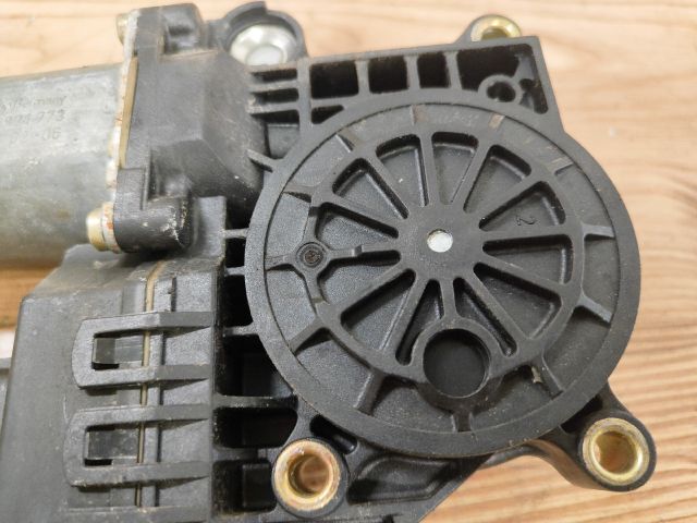 bontott FORD MONDEO III Bal hátsó Ablakemelő Motor